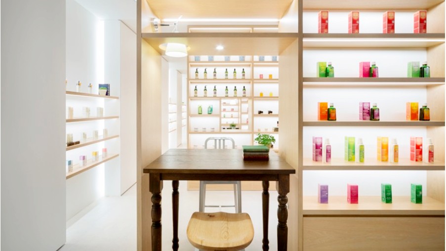 CONCEPT-PHARMACY-BY-NENDO-DESIGNBOOM-MEDD-DESIGN-FEATURE-1