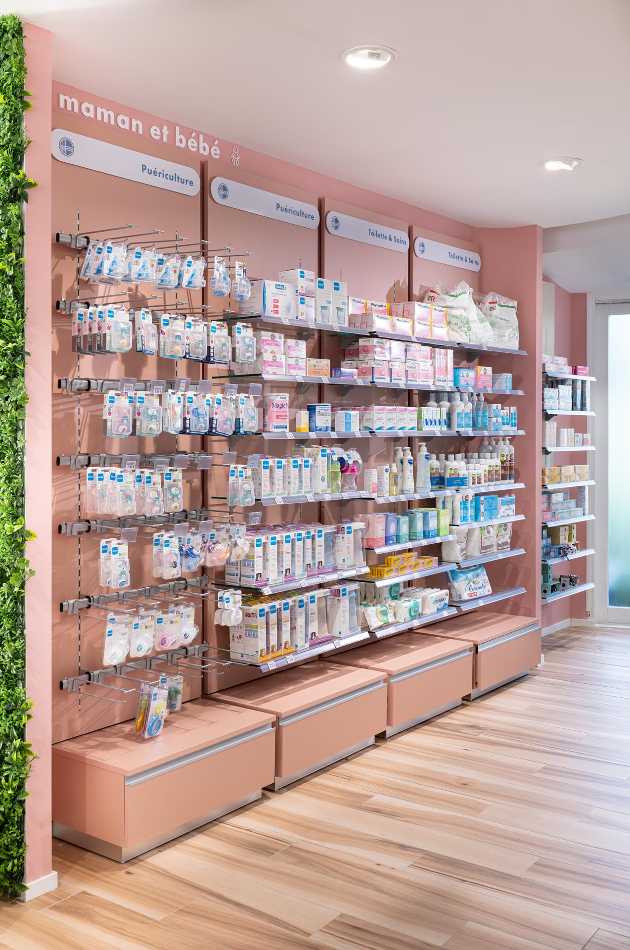 pharmacie de l'ornain, remodelacao, design de interiores, decoracao, a importancia da luz, plantas de interior.