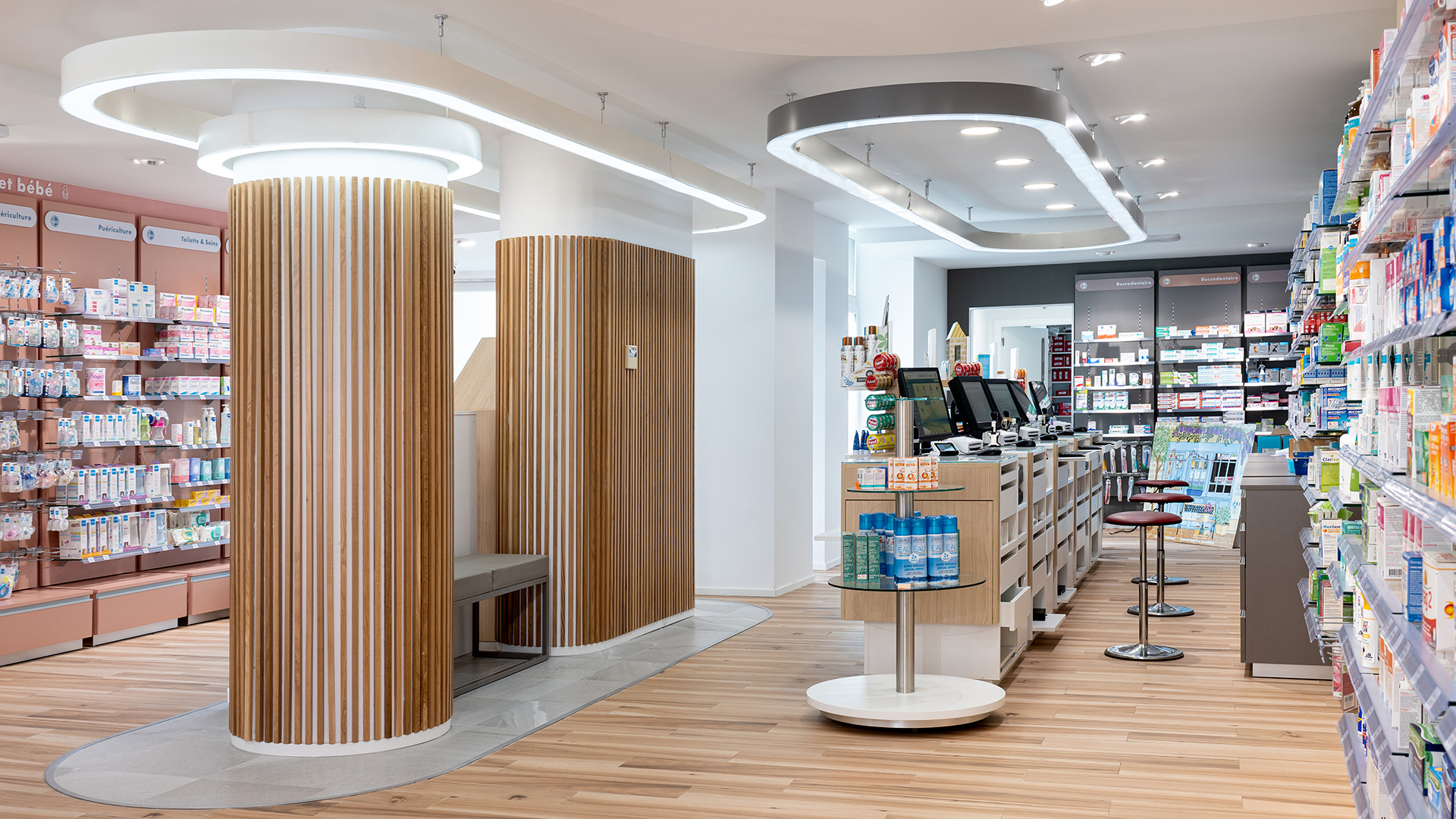 Pharmacie de L'Ornain, balcoes de farmacia, balcao para farmacia, gavetas medicamentos.